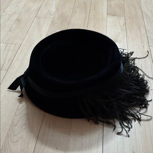Women’s 1940s vintage black velvet hat.